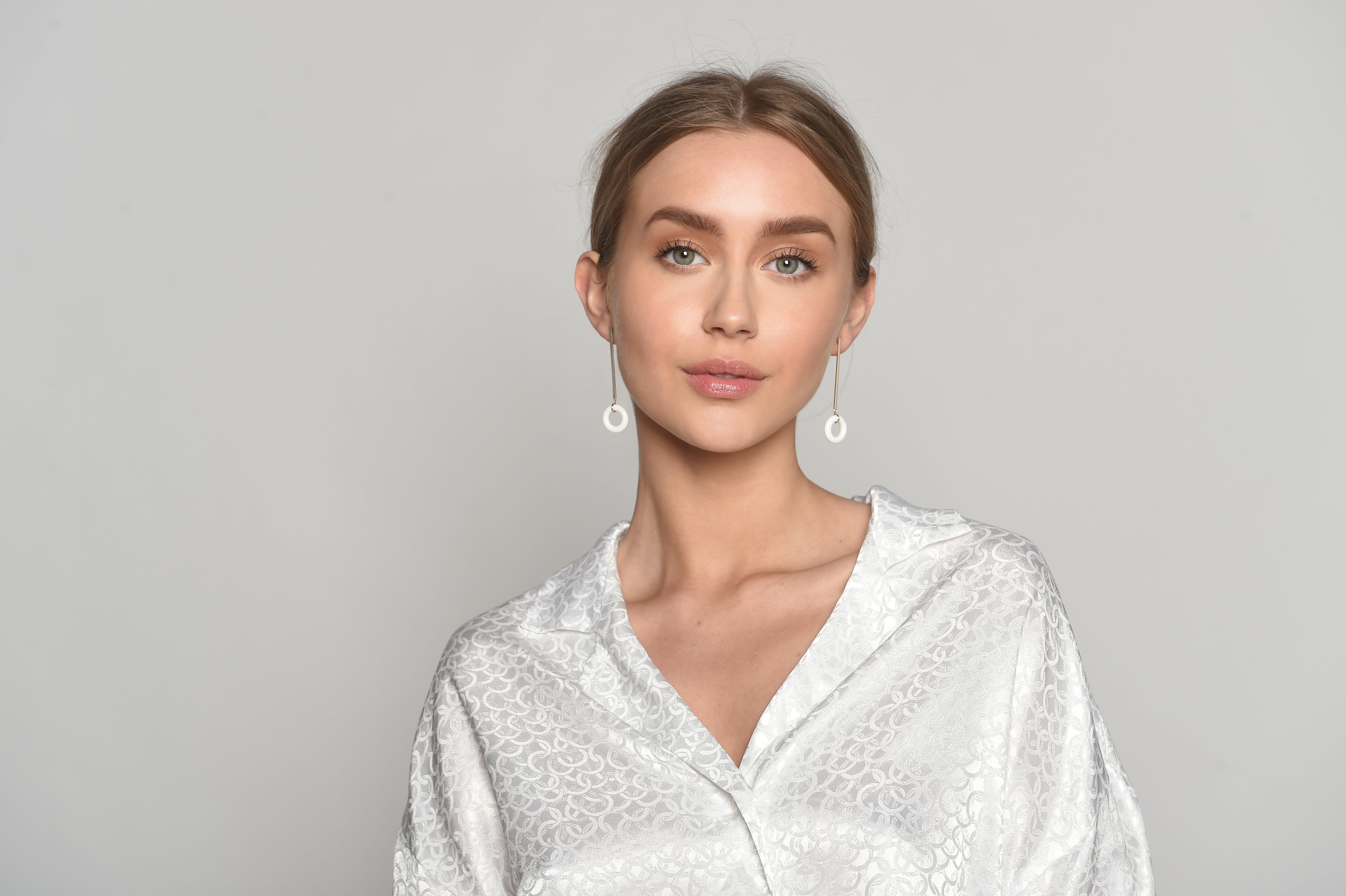 Seamlessly Match Your Elegant Jewelry with Stunning Makeup – BONDEYE ... How to match jewelry with makeup