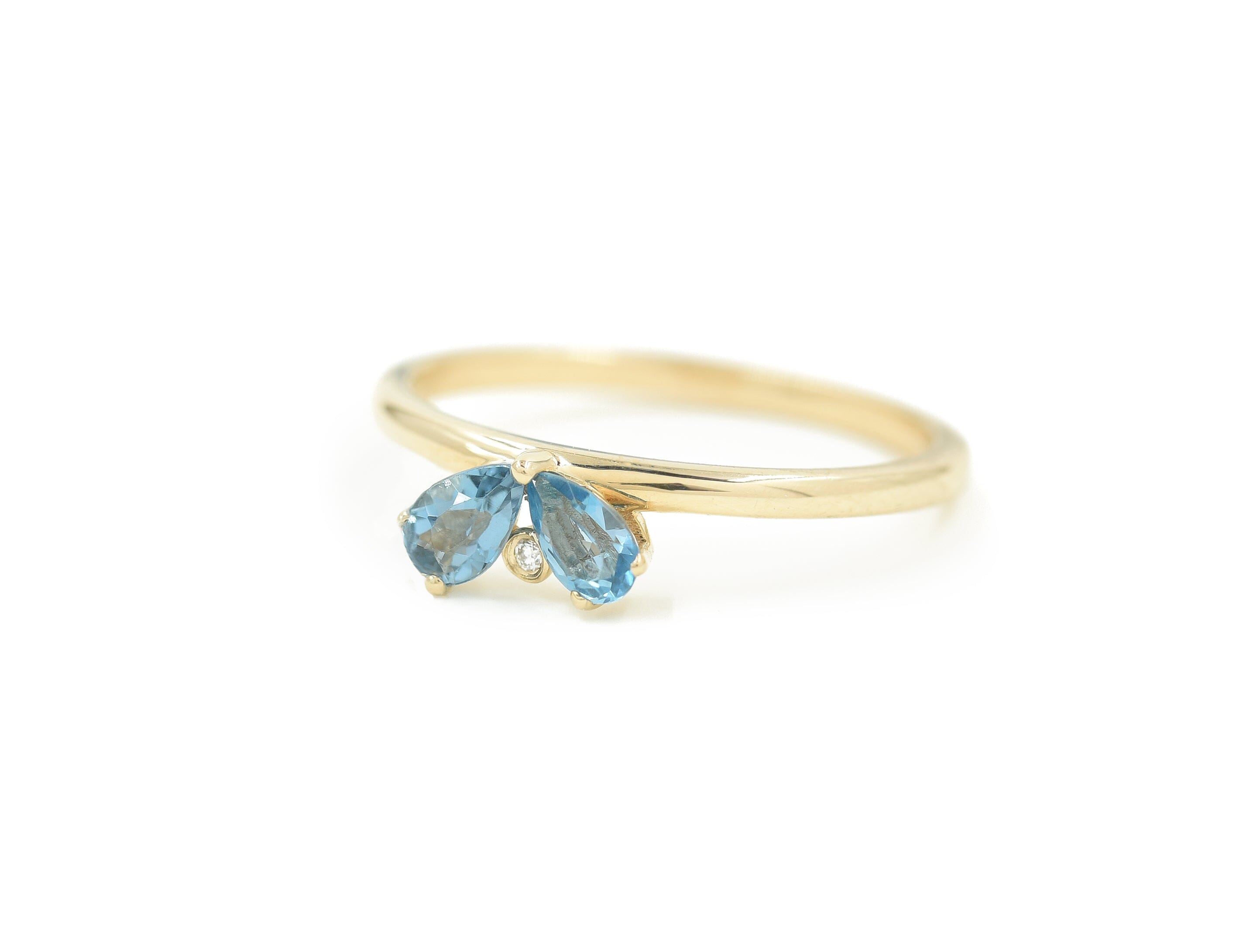 London Blue Flower Petal Ring Rings - BONDEYE JEWELRY ®