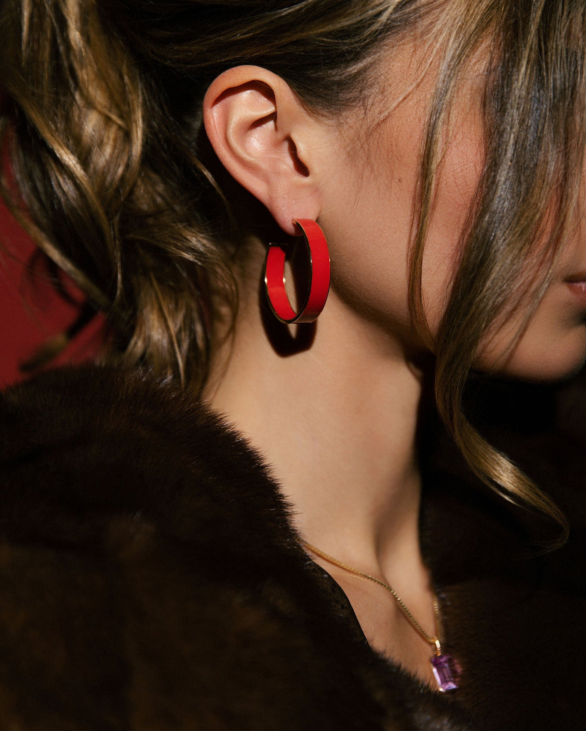 5 Holiday Outfits That Instantly Pop with the Right Jewelry