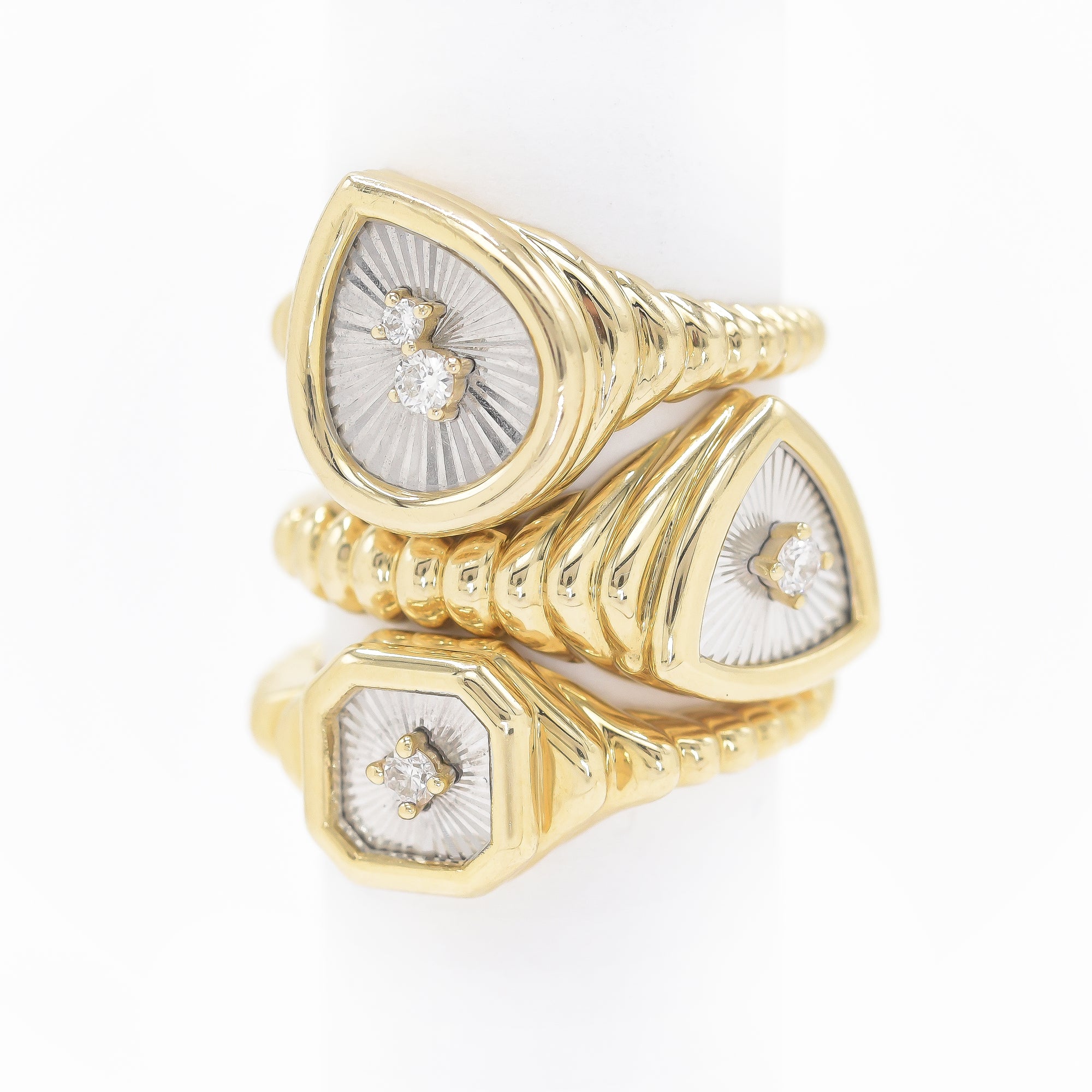 Triangle Signet Ring - BONDEYE JEWELRY ®