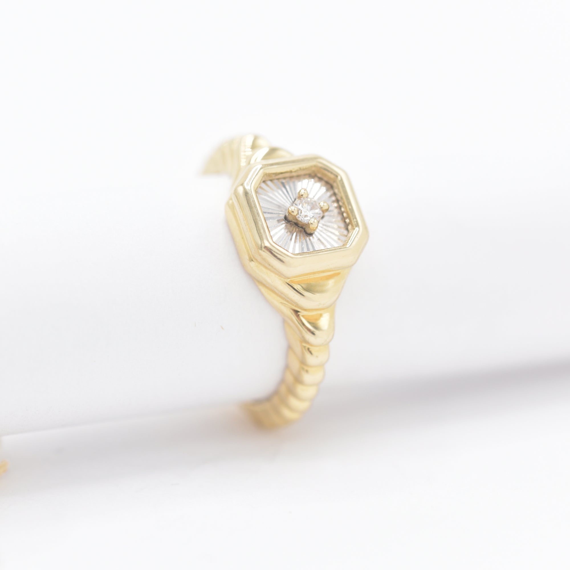 Asscher Signet Ring - BONDEYE JEWELRY ®