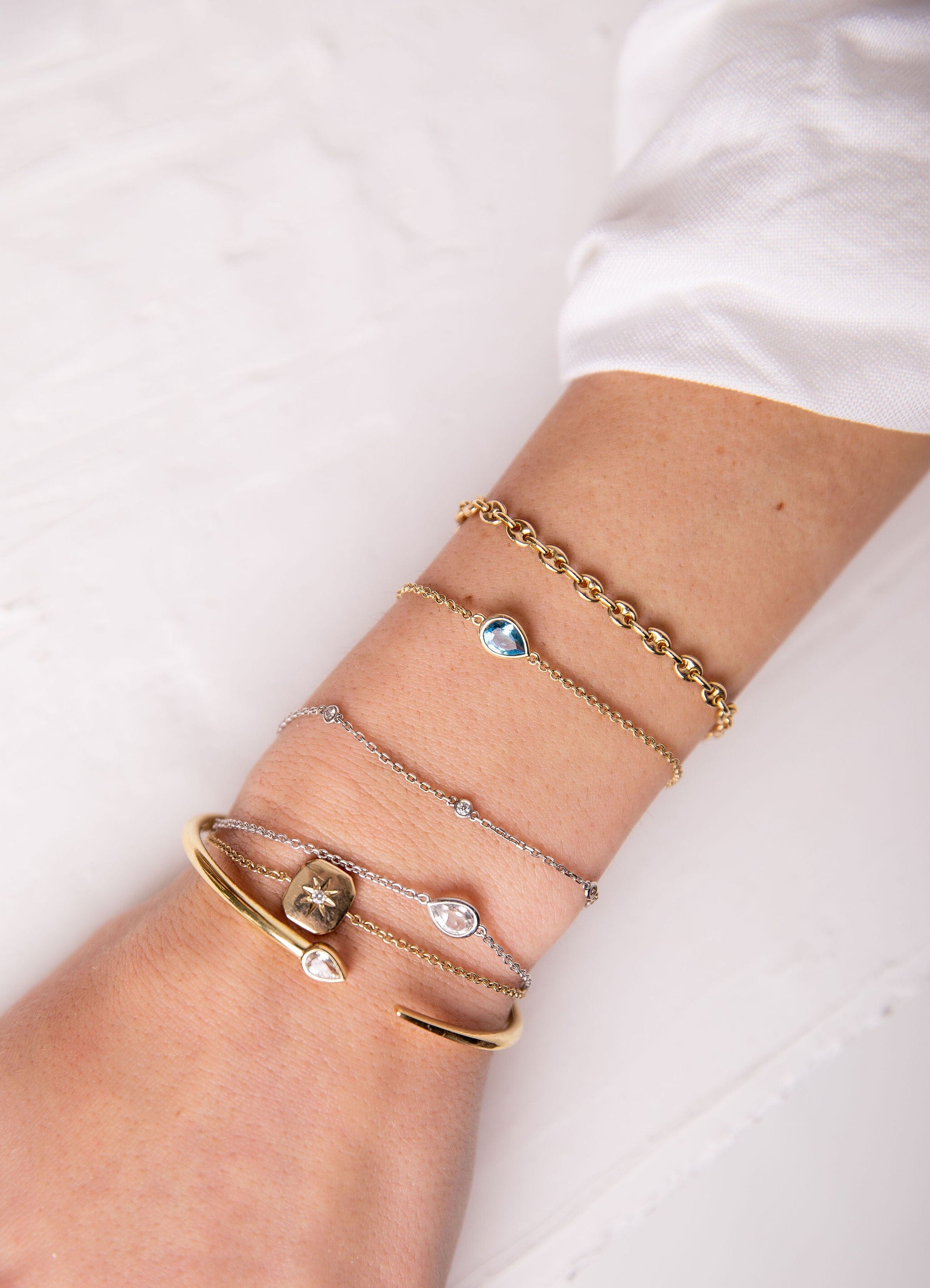 Floating Multi-Diamond Bracelet Bracelets - BONDEYE JEWELRY ®