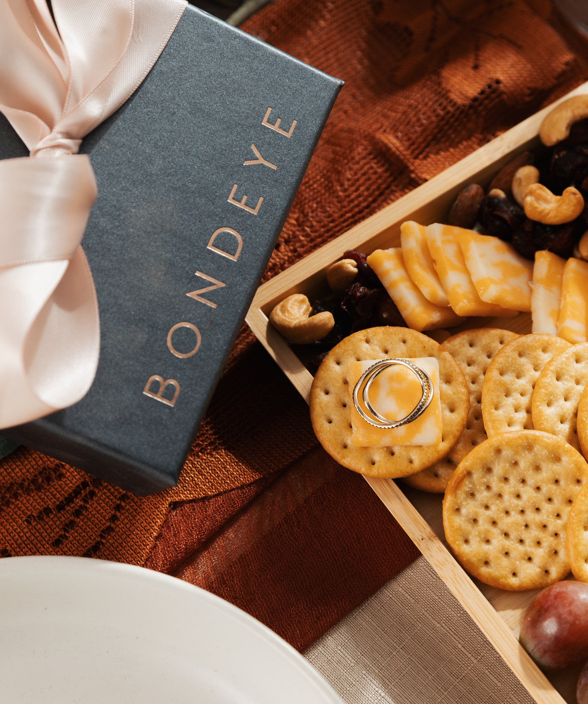 WAVE RINGS: WHITE DIAMONDS &amp; GOLD