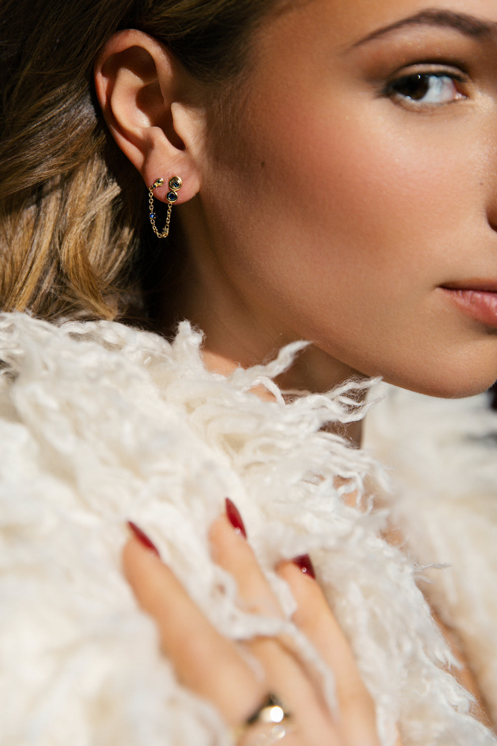 Single Anna Blue Sapphire Stud