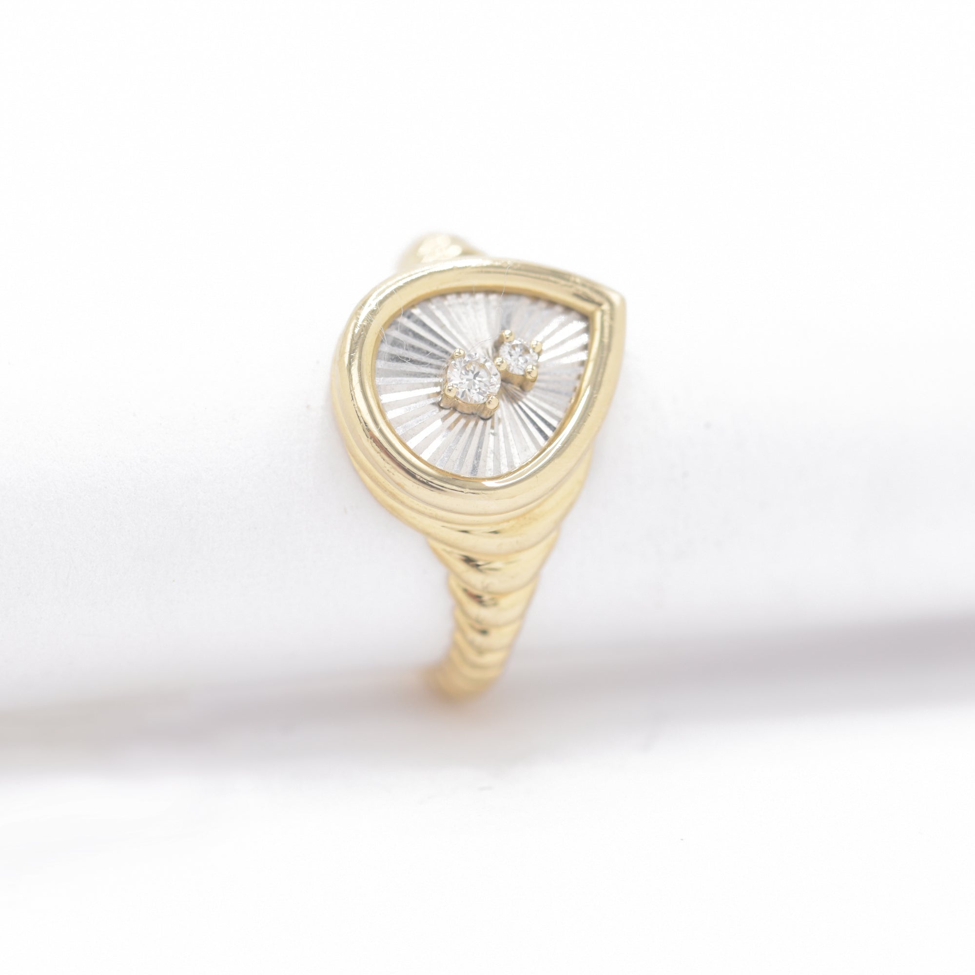 Pear Signet Ring - BONDEYE JEWELRY ®