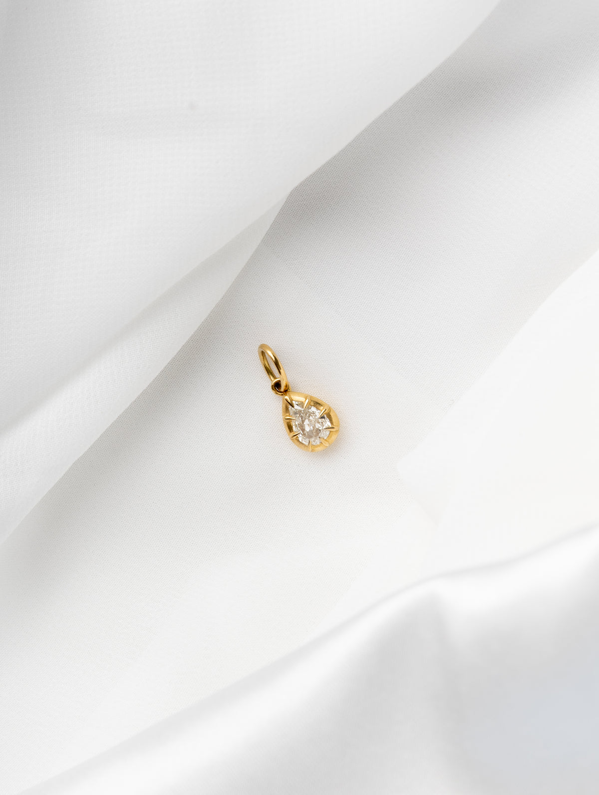 The Dewdrop Diamond Pendant - BONDEYE JEWELRY ®