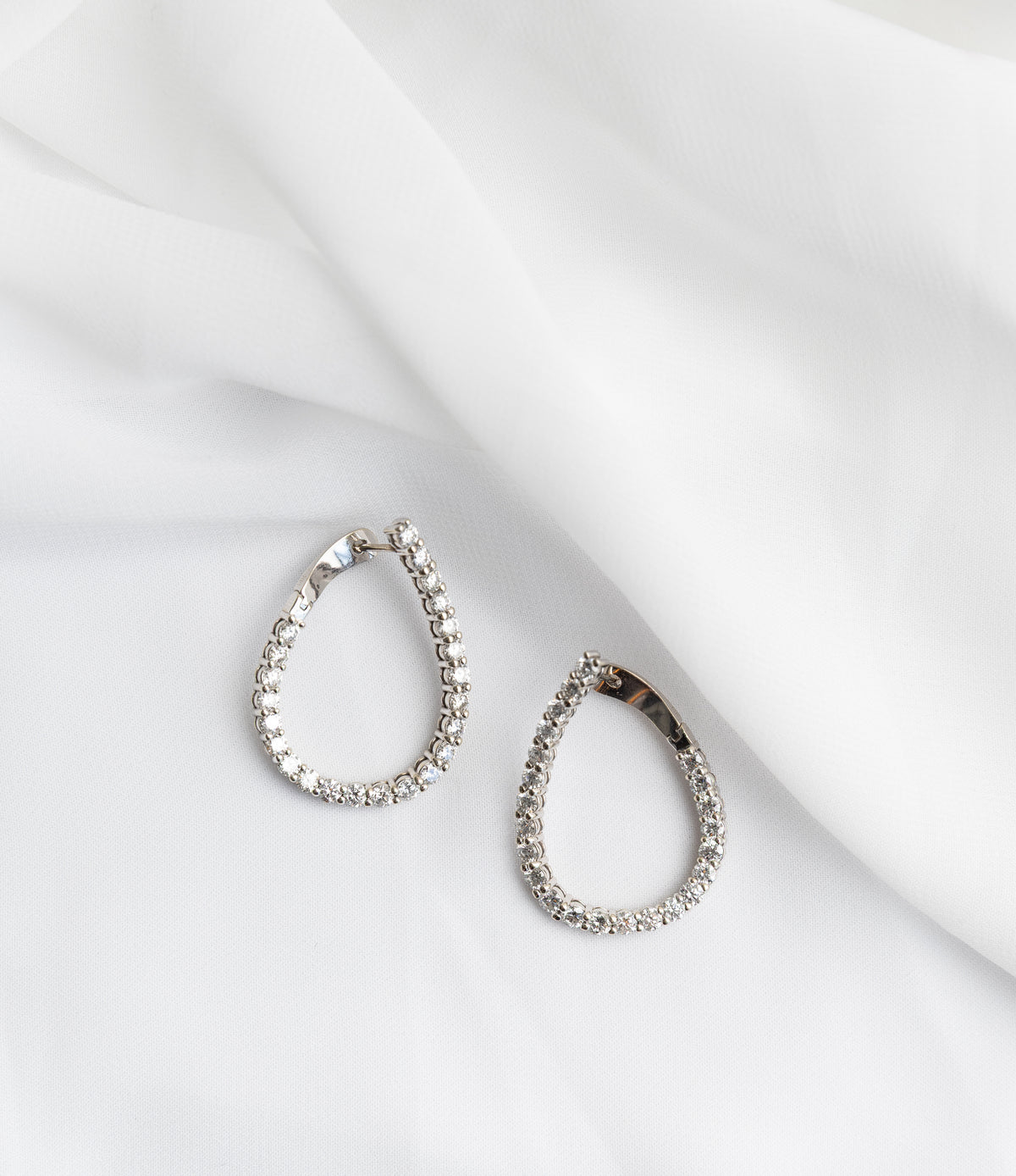 The Eclipse Diamond Hoops - BONDEYE JEWELRY ®