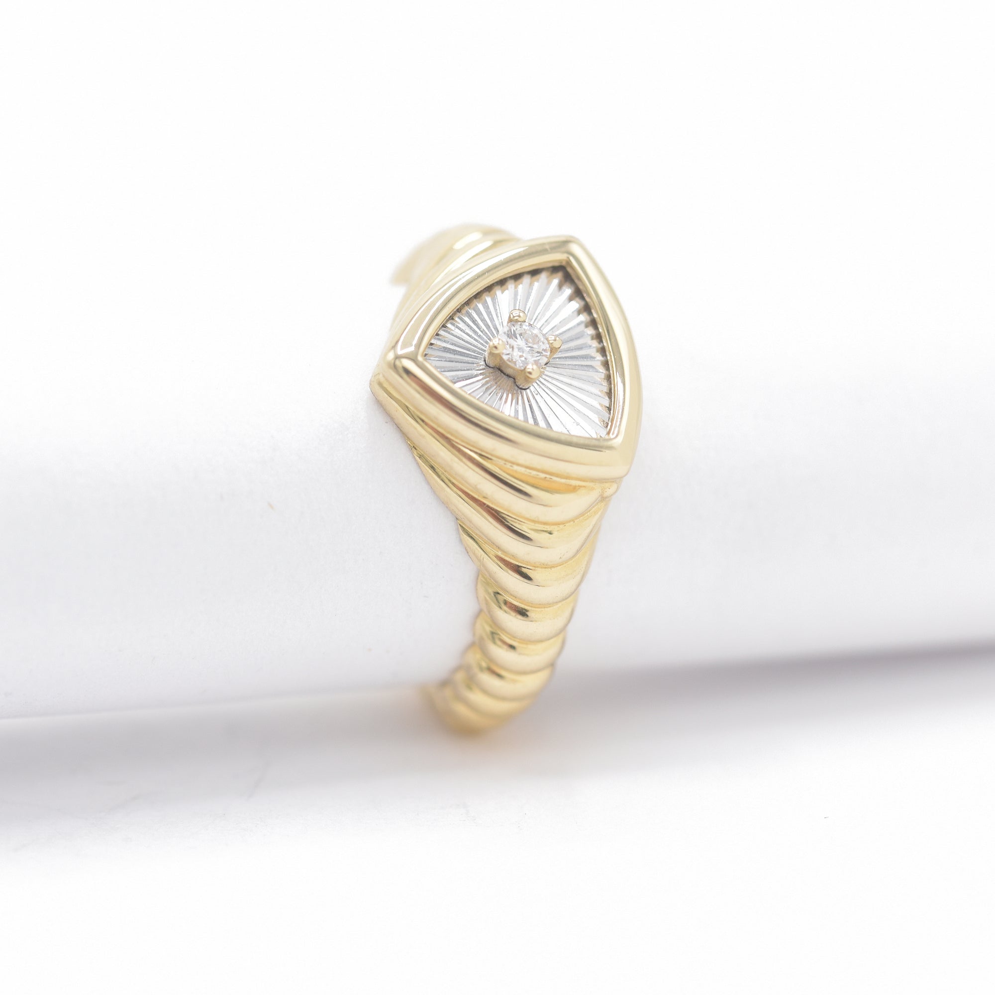 Triangle Signet Ring - BONDEYE JEWELRY ®