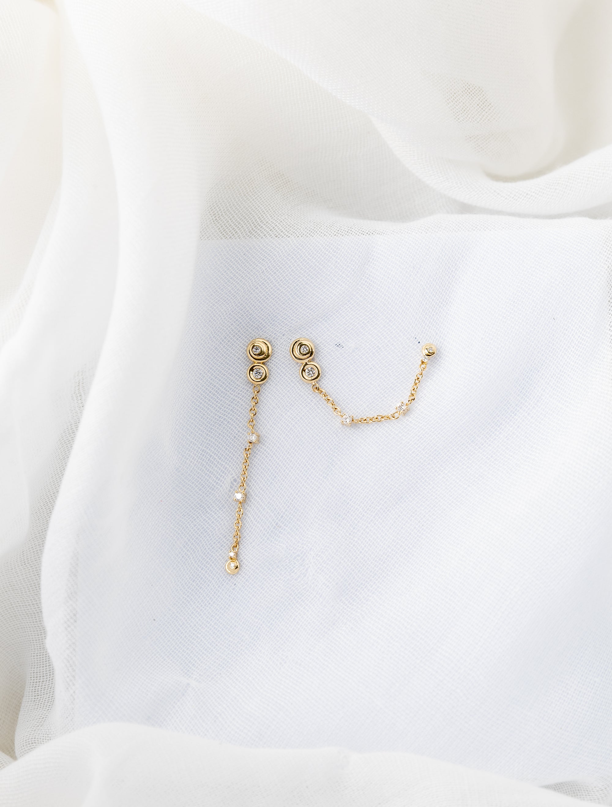 Anna Earrings in 14K gold with white diamond spiral threader design