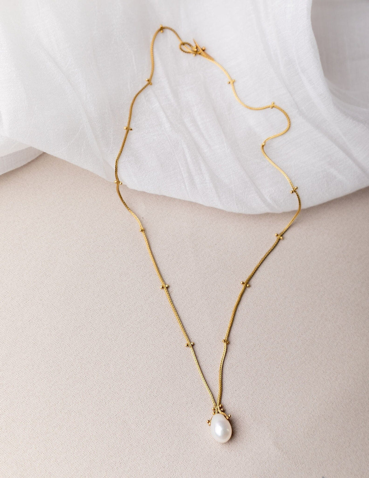 Delicate Royal Pearl BONDEYE JEWELRY ® 