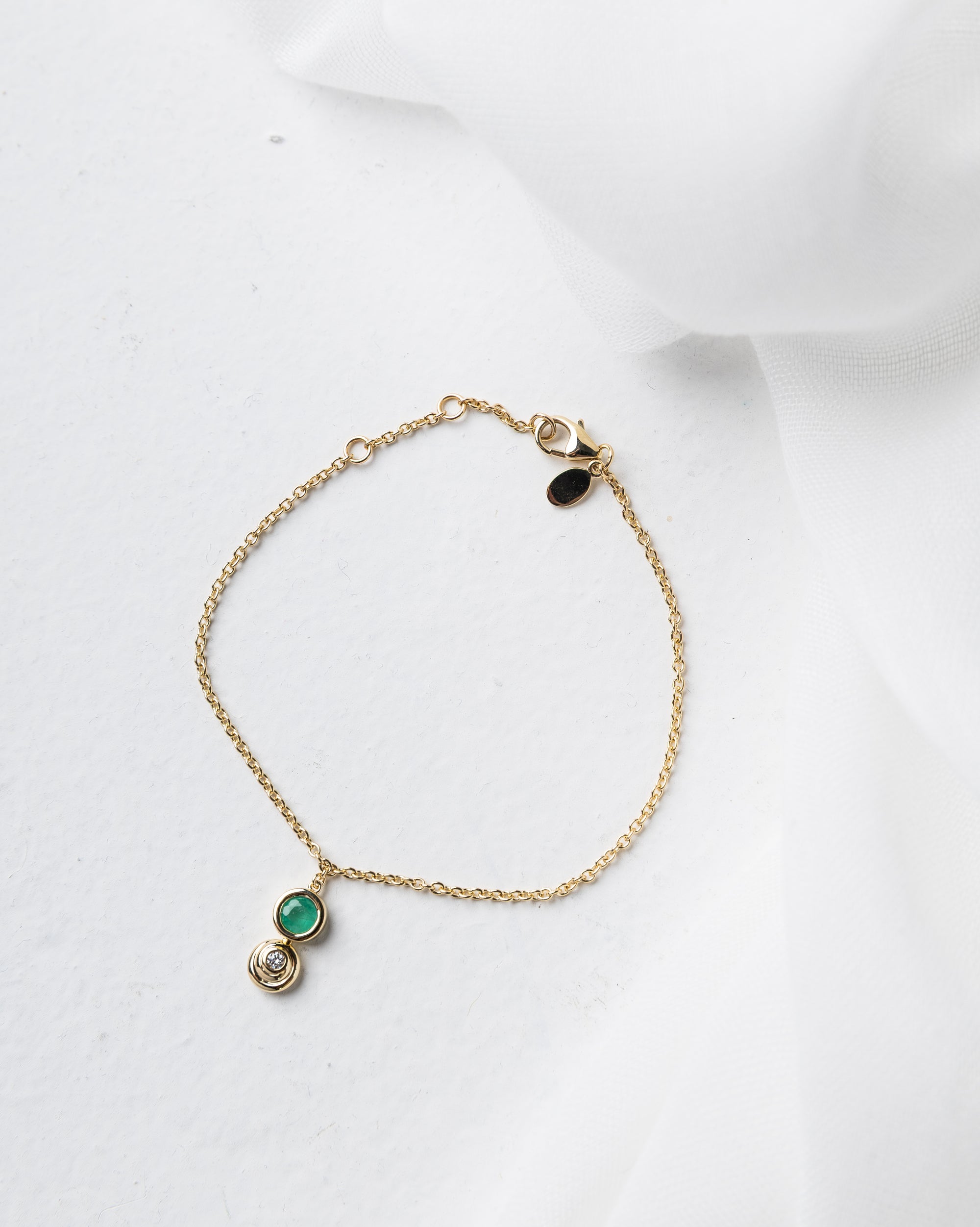 Sarah Bracelet in 14K gold with emerald and white diamonds