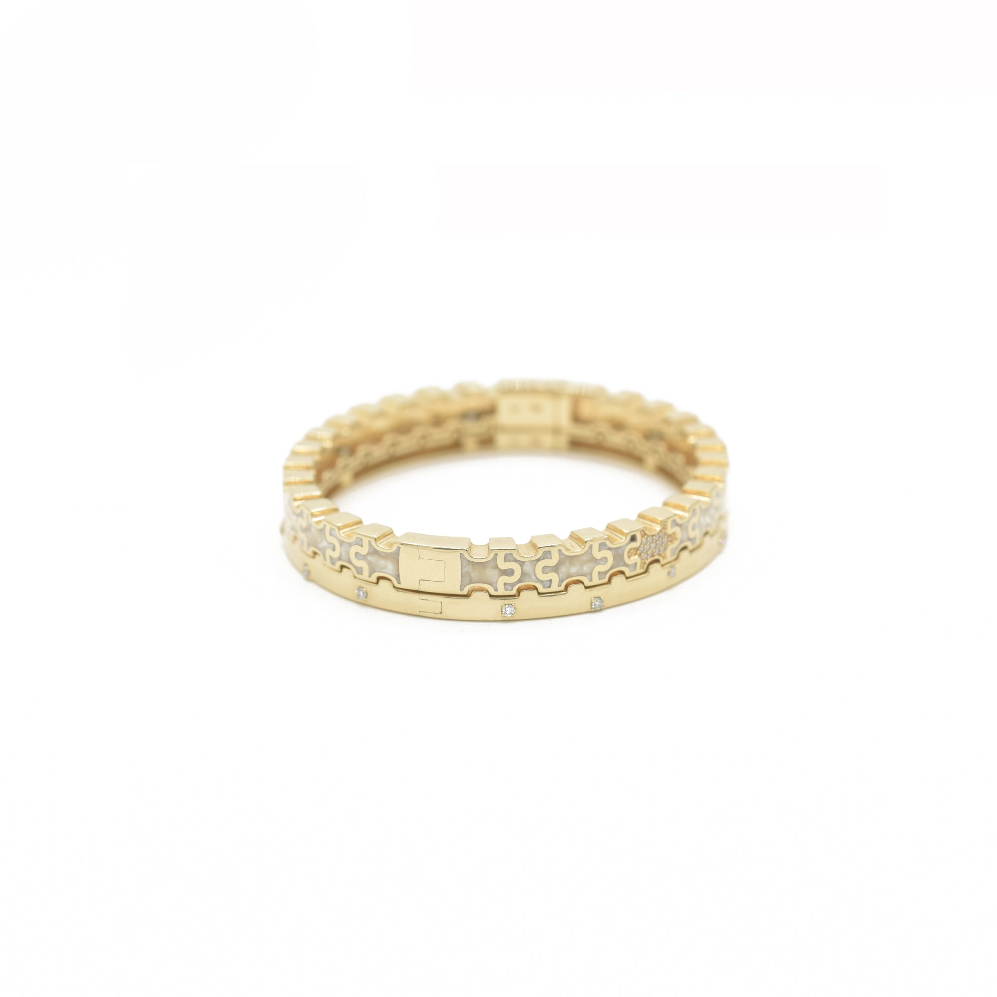 Linked in Love Pearl Bracelet Gold bracelet with Puzzle design Bondeye Jewelry